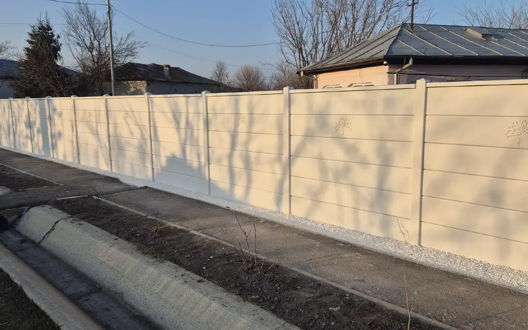 Ile płyt betonowych na ogrodzenie — obliczenie dla 25 i 50 m